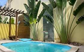 Porto de Galinhas, Maracaipe, piscina, mar a 130m